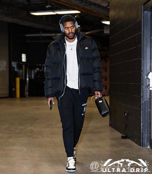 奇才球员入场穿搭展示：气质型男周五造型合集